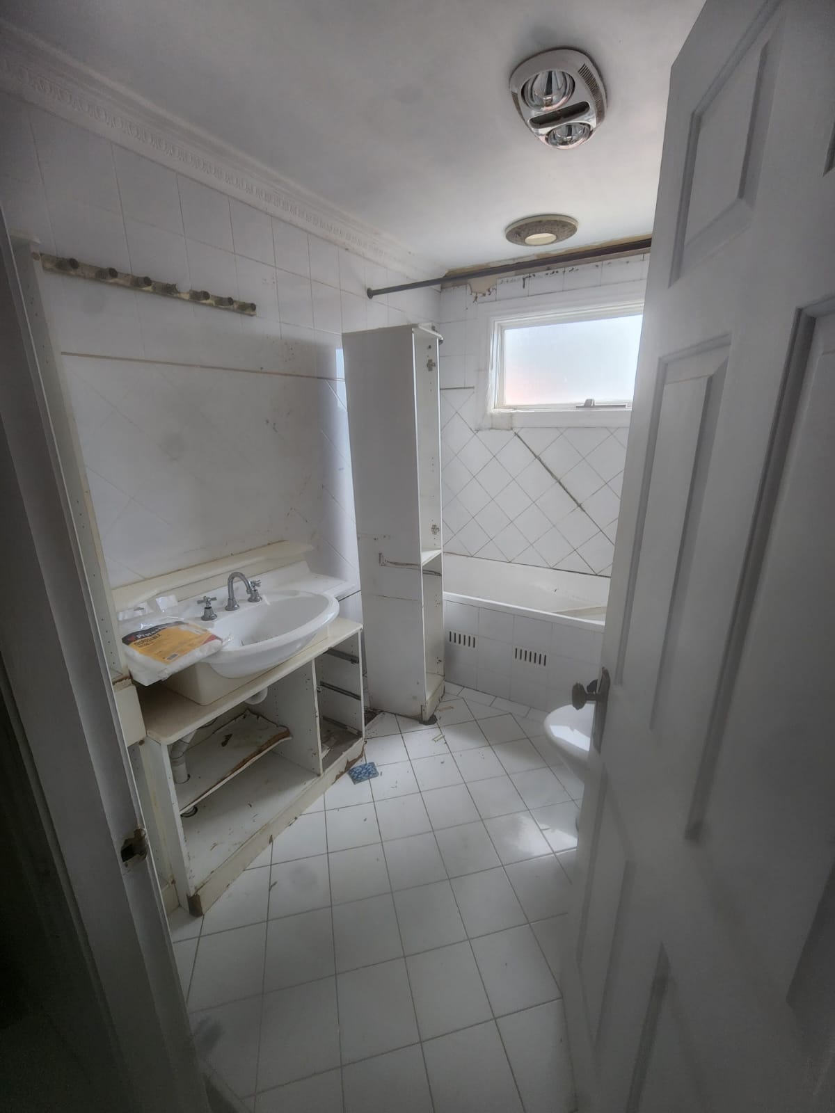Sydney Bathroom Renovation Before Photo
